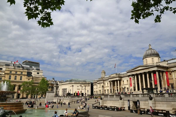 Galeria Nacional e Trafalgar Square em Londres — Fotografia de Stock