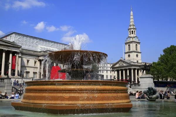 National Gallery and Trafalgar square in London — Stock Photo, Image