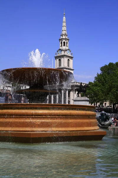 Galeria Nacional e Trafalgar Square em Londres — Fotografia de Stock