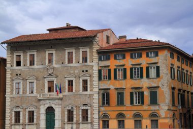 Siena, Toskana 'nın ortaçağ kasabası, İtalya' nın Siena Katedrali 'nin Kubbe ve Çan Kulesi manzaralı.