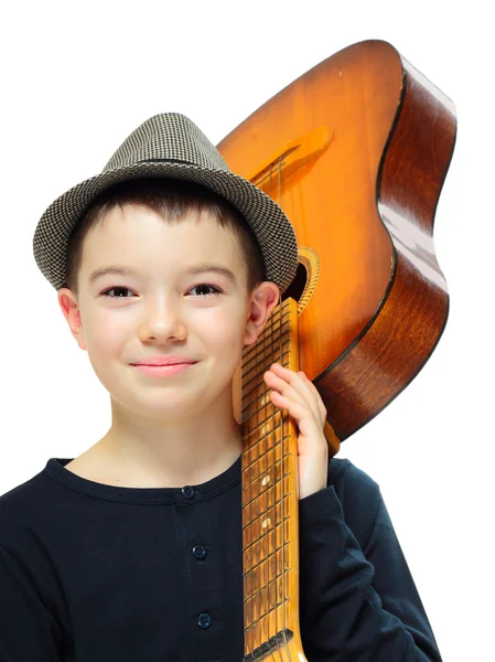 Junge mit einer Gitarre — Stockfoto