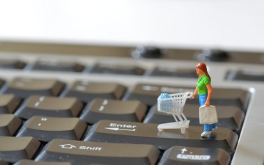 Alışveriş sepeti ile minyatür shopper
