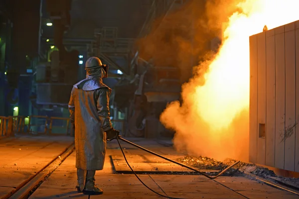 Industrieller Stahlarbeiter — Stockfoto