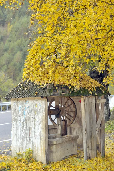 Country wooden draw well — Stock Photo, Image