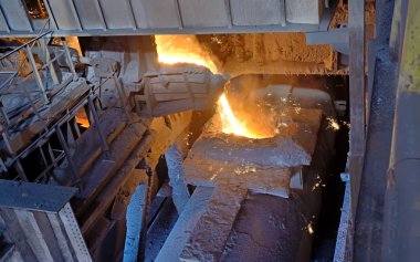 erimiş metal taşımak için çelik kovalar