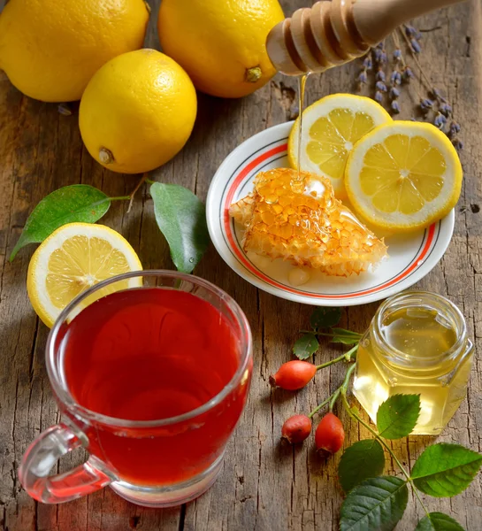 Rosehip τσάι με λεμόνι — Φωτογραφία Αρχείου