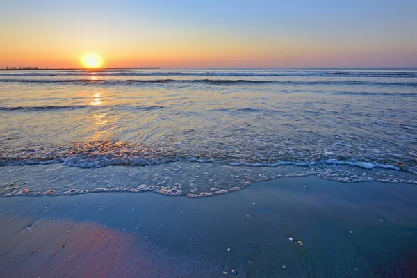 Sunrise on Black Sea beach — Stock Photo, Image