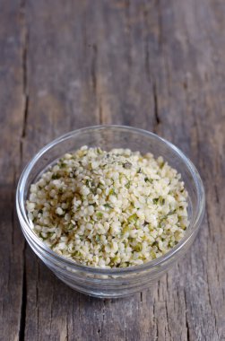 Organik dövme kenevir tohumlar 