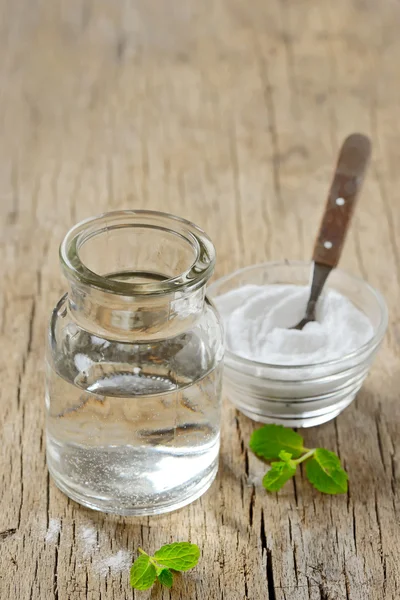 Natural Peppermint and  Bicarboante Mouthwash — Stock Photo, Image