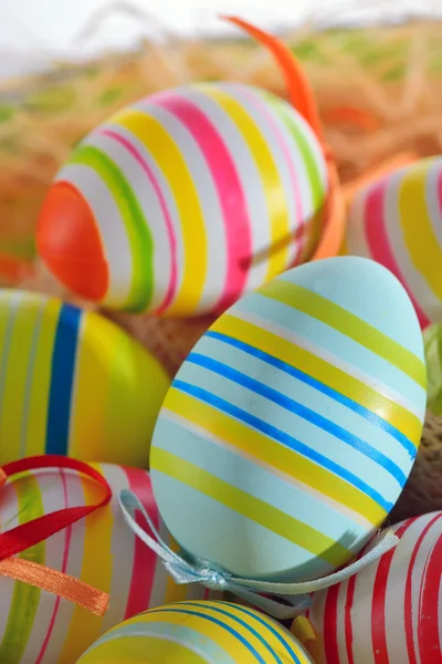 Uova di Pasqua variopinte — Foto Stock