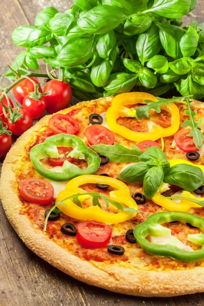 Kırmızı biber ile lezzetli pizza — Stok fotoğraf