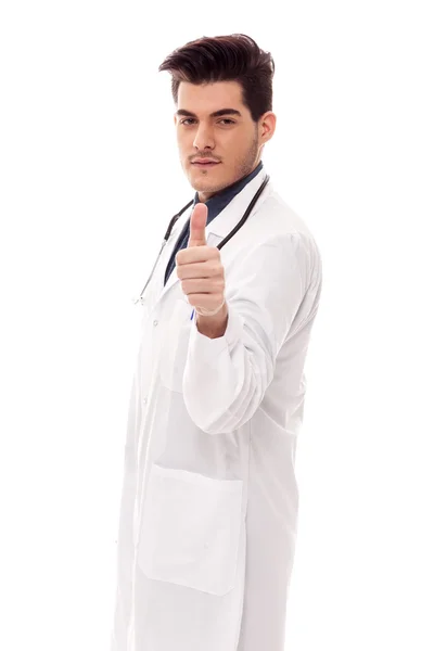 Mannelijke arts met duim omhoog gebaar — Stockfoto