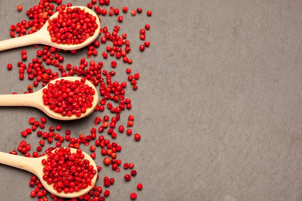 Red peppercorns close up — Stock Photo, Image