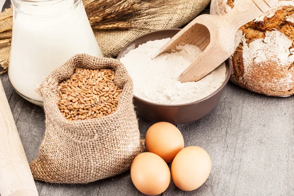 Wheat corn and flour — Stock Photo, Image