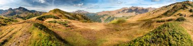 Kafkasya, geniş Panorama dağlarda sonbahar manzara
