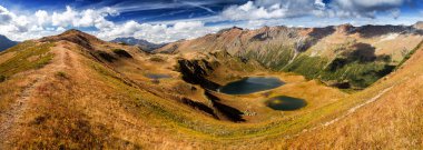 Asılı vadi göller ve ana Kafkas ridge