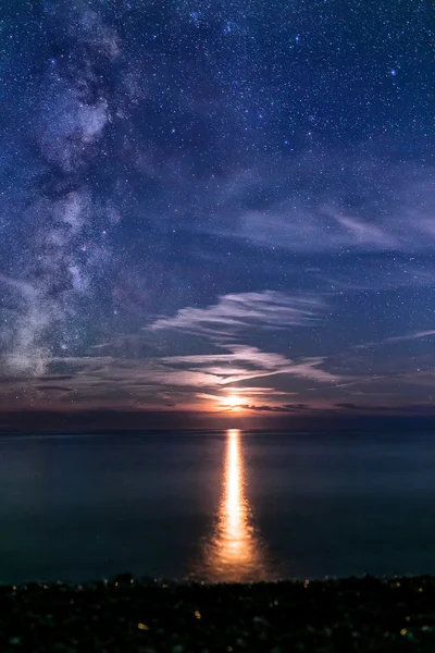 Moonrise és a Tejút át a Fekete-tenger — Stock Fotó
