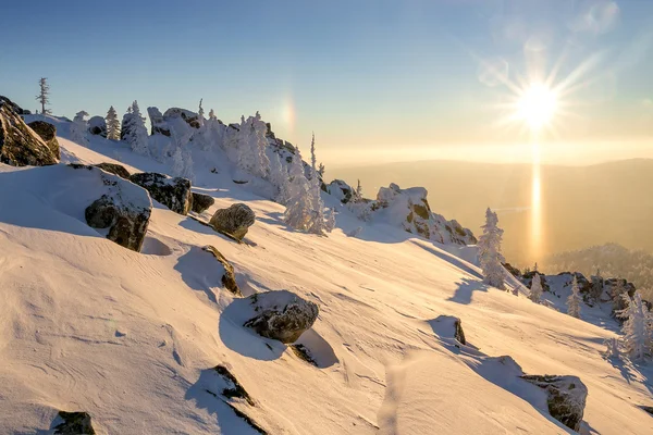 Morgendliches Bergpanorama in Russland, Nationalpark bei d — Stockfoto