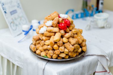 Ulusal Tatar ve Başkurt tatlı Chak-Chak tatlı düğünde 