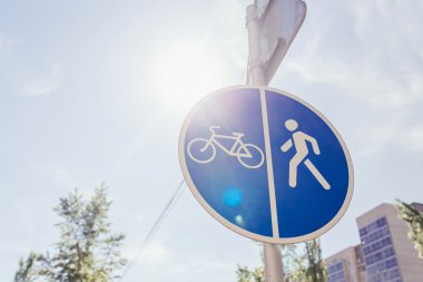 Bisiklet ve yaya yol işareti