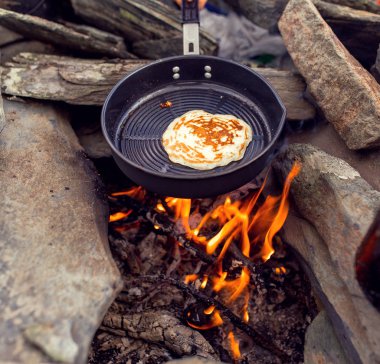 Krep tava dağlarda yürüyüş sırasında üzerinde yakın çekim