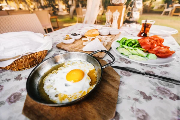 Freshly Prepared Turkish Breakfast Consisting Scrambled Eggs Tea Vegetable Salad — Stock Photo, Image