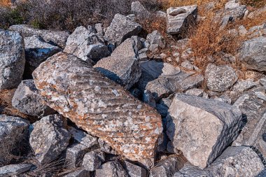 Antik Pisidia bölgesindeki Taurus Dağları 'ndaki Termessos şehrinin kalıntıları. Türkiye 'nin arkeoloji sahaları
