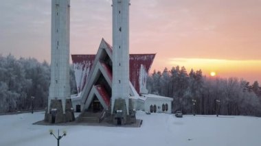 Ufa ve Bashkortostan 'ın ünlü şehir simgesi Lala Lale lale Camii' nin kış mevsiminde hava aracı görüntüsü. Rusya 'da İslam dini ve Müslüman kültürü
