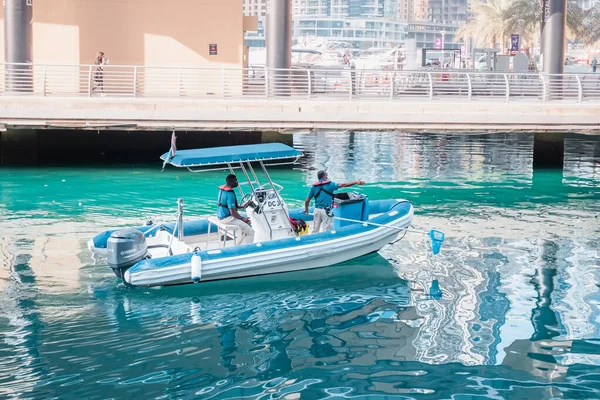 February 2021 Dubai Uae Municipal Service Workers Motor Boat Net — Stock Photo, Image