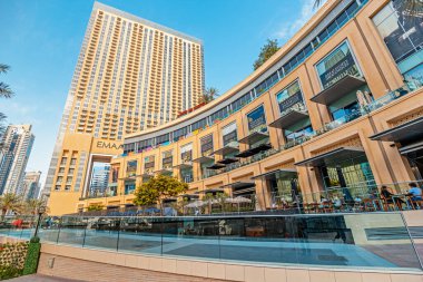 23 Şubat 2021, Dubai, BAE: Marina AVM ve kafesi ve restoranları olan otel