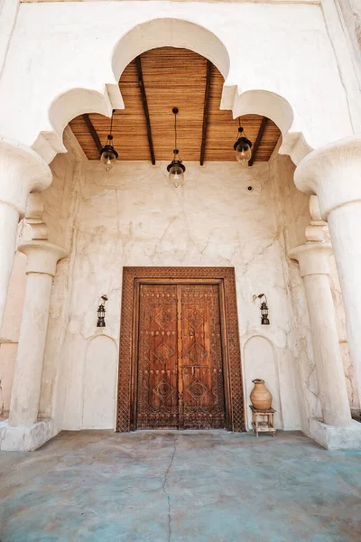 Porte Bois Antique Avec Arche Architecturale Dans Une Ancienne Maison — Photo