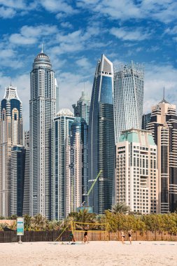25 Şubat 2021, Dubai, BAE: Dubai Marina bölgesindeki birçok gökdelenin yakın görüntüsü. Birleşik Arap Emirliklerinde gayrimenkul yatırımları