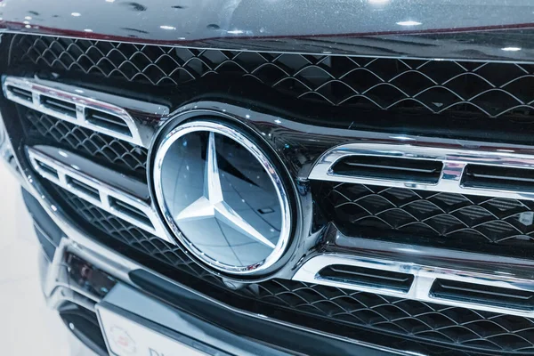 February 2021 Dubai Uae Close Logo Emblem Mercedes Benz Carmaker — Stockfoto