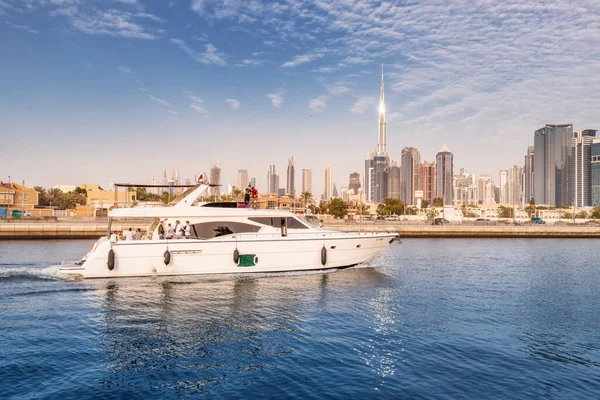 February 2021 Dubai Uae Luxury Yacht Boat Sails Dubai Creek — Stock Photo, Image