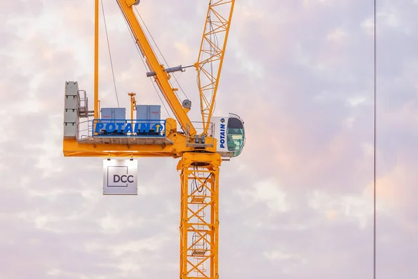 2021年2月23日 阿联酋 Potain和Dcc在迪拜一个建筑工地上的现代非常高的工业起重机 — 图库照片