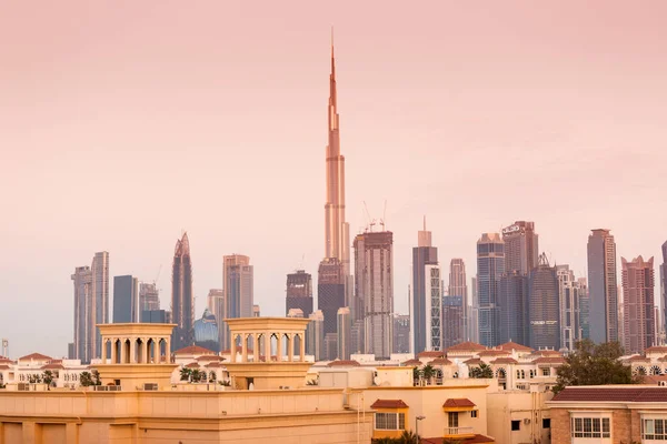 Lutego 2021 Dubaj Zjednoczone Emiraty Arabskie Przedmieście Dubaju Prywatnymi Budynkami — Zdjęcie stockowe