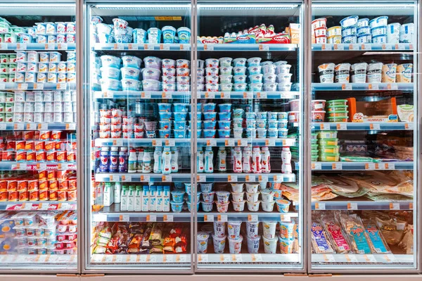 Februari 2021 Vae Dubai Yoghurt Andere Gefermenteerde Melkproducten Toonbank Supermarkt — Stockfoto