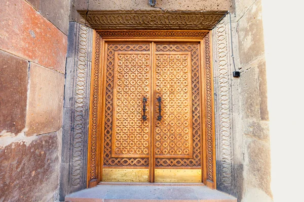 Entrée Église Saint Gayane Arménie Avec Une Porte Sculptée Bois — Photo