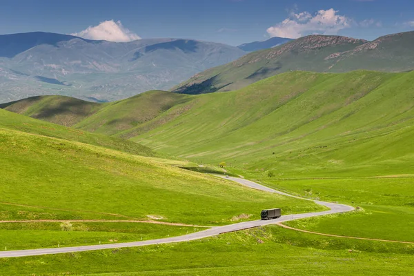 Lone Truck Driving Dangerous Mountain Road Valuable Cargo Top View — Stock Photo, Image