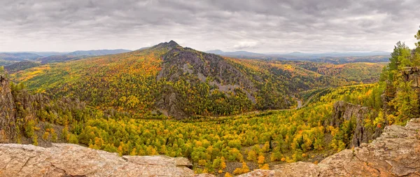 Otoño en las montañas —  Fotos de Stock