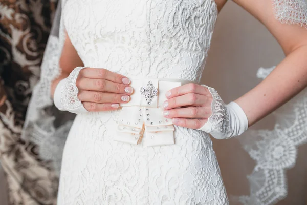 Vestido de novia con lazo —  Fotos de Stock