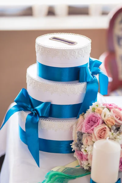 Caja de boda en mesa de banquete —  Fotos de Stock