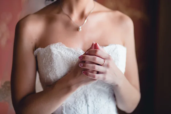 Tangan pengantin wanita — Stok Foto