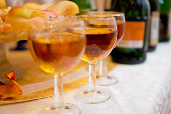 Szklanki szampana w recepcji — Zdjęcie stockowe