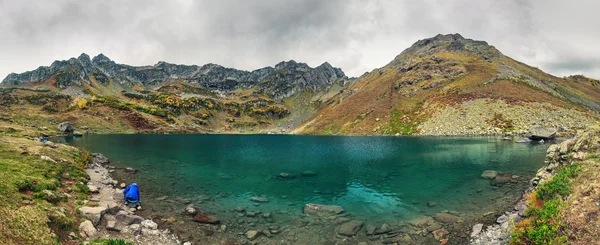 Zelené horské jezero — Stock fotografie