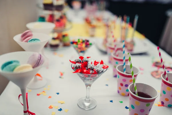 Barattolo di caramelle alla celebrazione del matrimonio — Foto Stock