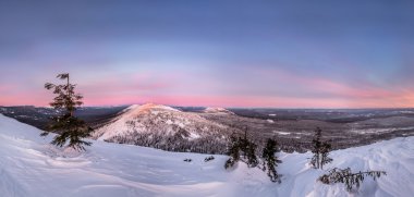 Renkli Kış gündoğumu Dağları