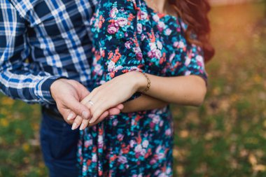 Elele, yavaşça aşık Çift.