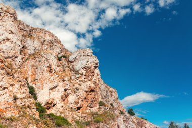 Dağları taşları ile günbatımı zaman manzara