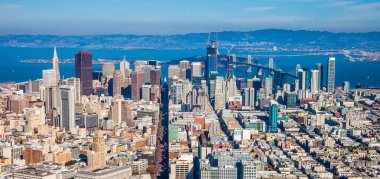 San Francisco şehir ve körfezinin havadan görüntüsü.